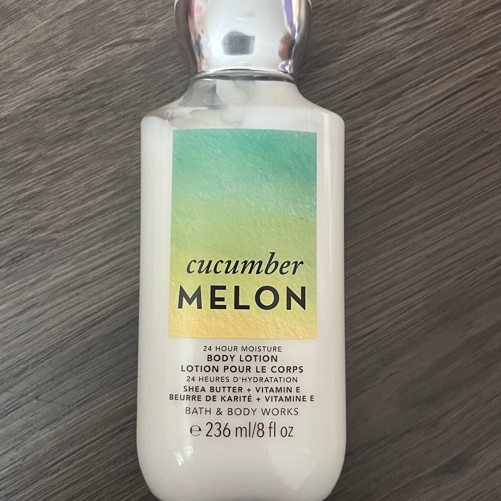 Bath & Body Works Cucumber Melon Lotion - White